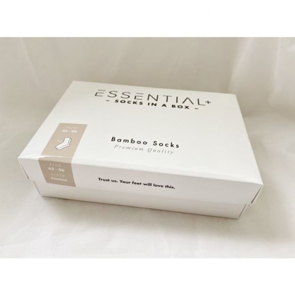 26 – Essentiel+ Socks in a Box 4-pak hvide bambusstrømper